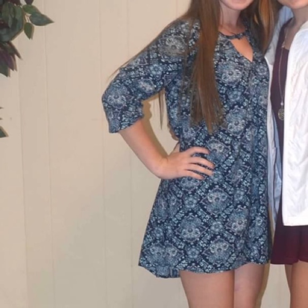 BLUE PATTERNED MINI DRESS // AMERICAN EAGLE